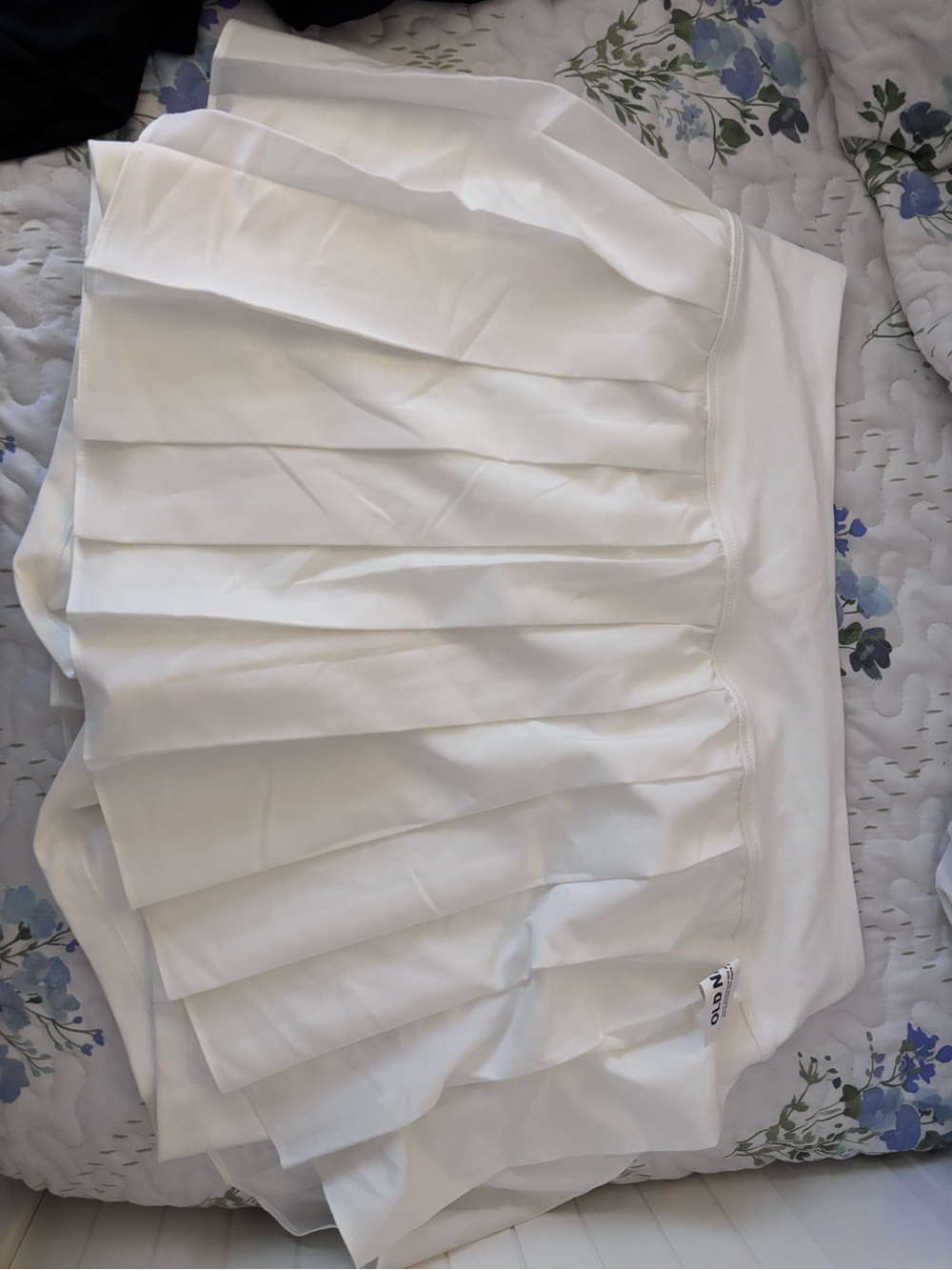 Pleated Mini Skirts (black & white) XL